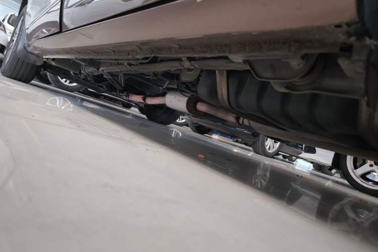 Used Buick GL8 2021 Land Cruiser Executive Class 652T Comfort Model Chassis Rear Left