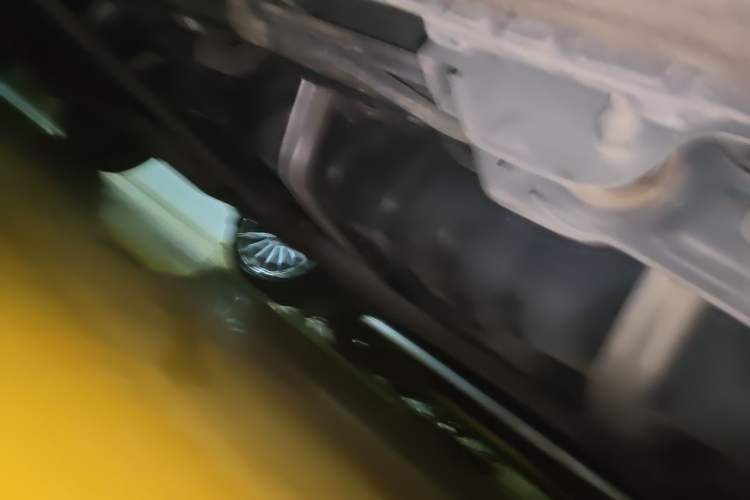 Used Buick GL8 2021 Land Cruiser Executive Class 652T Comfort Model Chassis Rear Left