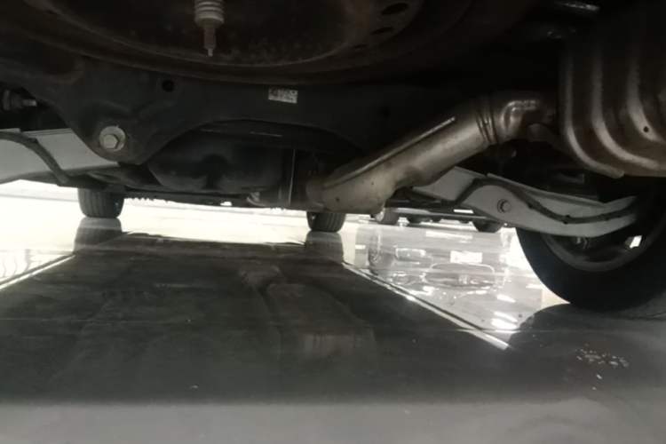 Used Buick GL8 2021 ES Landtrek 653T Luxury Model Chassis Rear