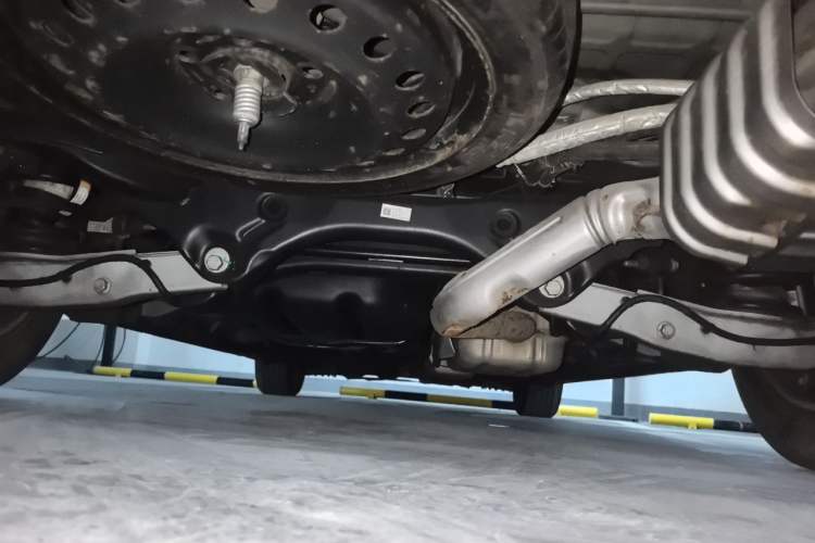 Used Buick GL8 2021 ES Landtrek 653T Comfort Edition Chassis Rear