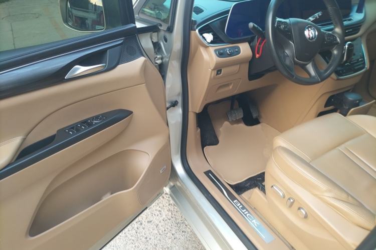 Used Buick GL8 2021 ES Land Cruiser 653T Flagship Model Driver Seat