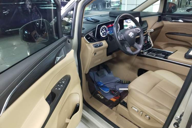 Used Buick GL8 2021 ES Land Cruiser 653T Luxury Edition Driver Seat
