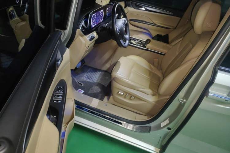 Used Buick GL8 2021 ES Landtrek 653T Luxury Model Driver Seat