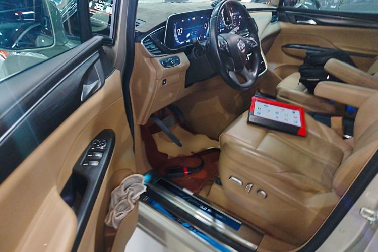 Used Buick GL8 2021 ES Land Cruiser 653T Luxury Edition Driver Seat