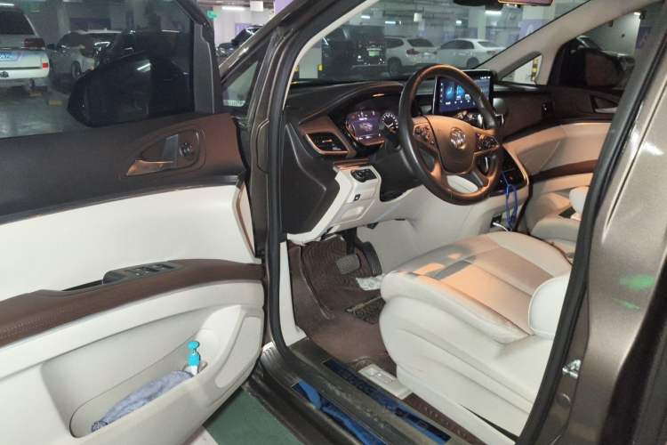 Used Buick GL8 2021 Land Cruiser Executive Class 652T Smart Luxury Model Driver Seat