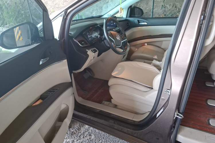 Used Buick GL8 2021 Land Cruiser Executive Class 652T Luxury Model Driver Seat