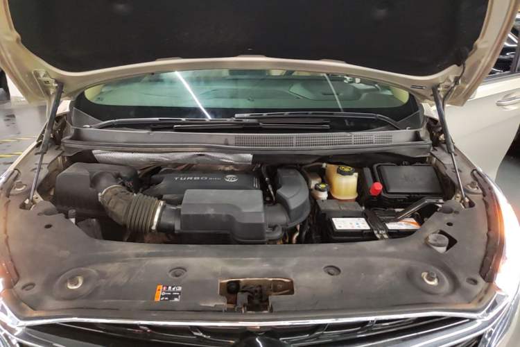 Used Buick GL8 2021 ES Landtrek 653T Luxury Model Engine Bay