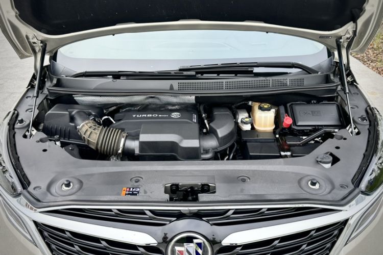Used Buick GL8 2021 ES Landtrek 653T Luxury Model Engine Bay