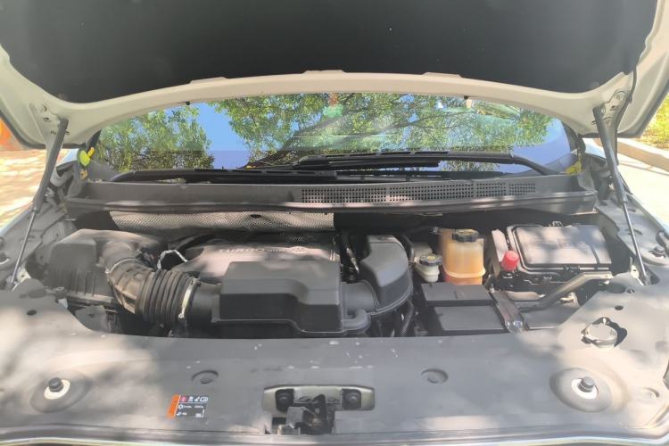 Used Buick GL8 2021 ES Landtrek 653T Luxury Model Engine Bay