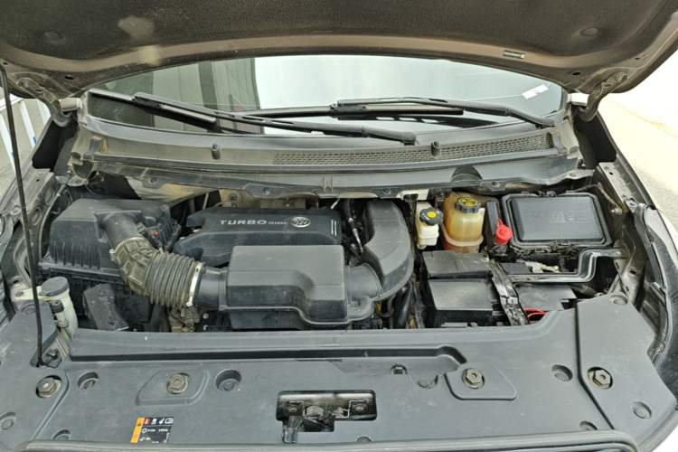 Used Buick GL8 2021 Land Cruiser Executive Class 652T Comfort Model Engine Bay