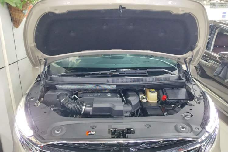 Used Buick GL8 2021 ES Land Cruiser 653T Luxury Edition Engine Bay