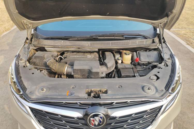 Used Buick GL8 2021 ES Landtrek 653T Luxury Model Engine Bay
