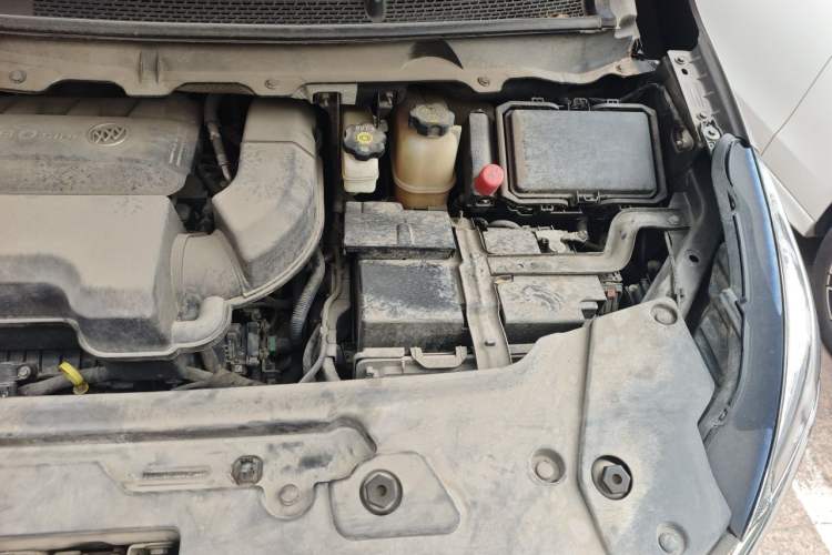 Used Buick GL8 2021 Land Cruiser Executive Class 652T Comfort Model Engine Bay Left