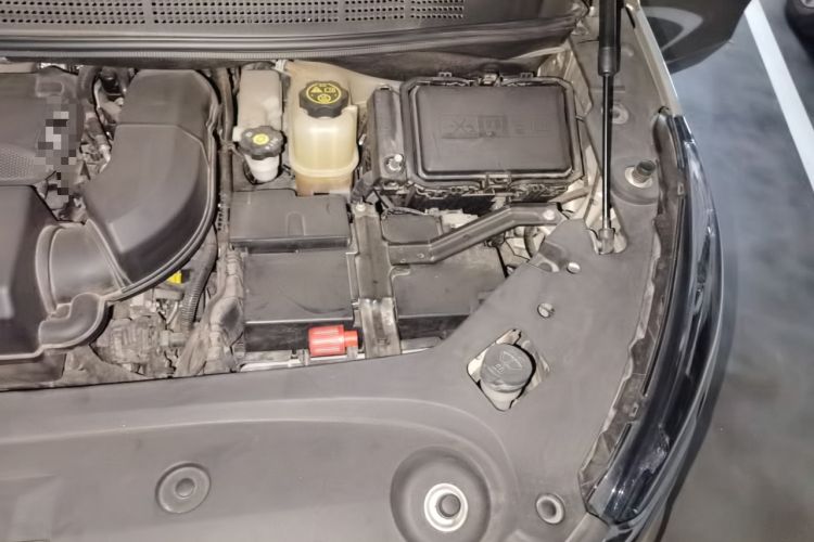 Used Buick GL8 2021 ES Land Cruiser 653T Luxury Edition Engine Bay Left