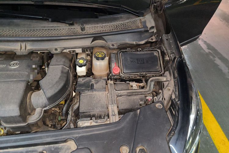 Used Buick GL8 2021 Land Cruiser Executive 652T Premium Model Engine Bay Left