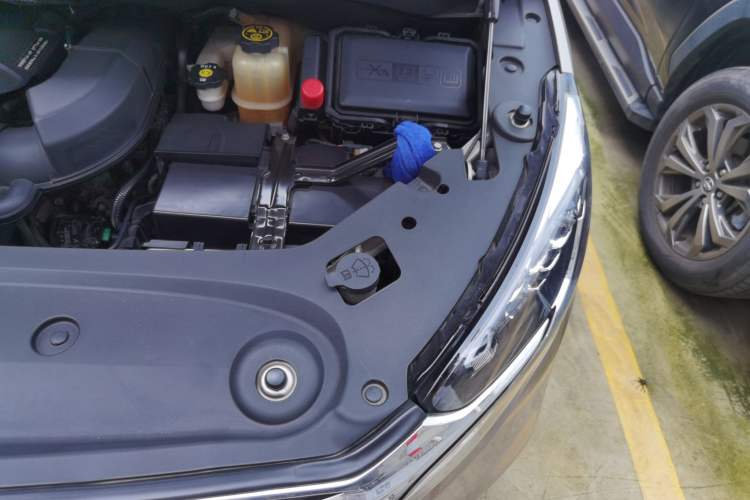 Used Buick GL8 2021 ES Landtrek 653T Comfort Edition Engine Bay Left