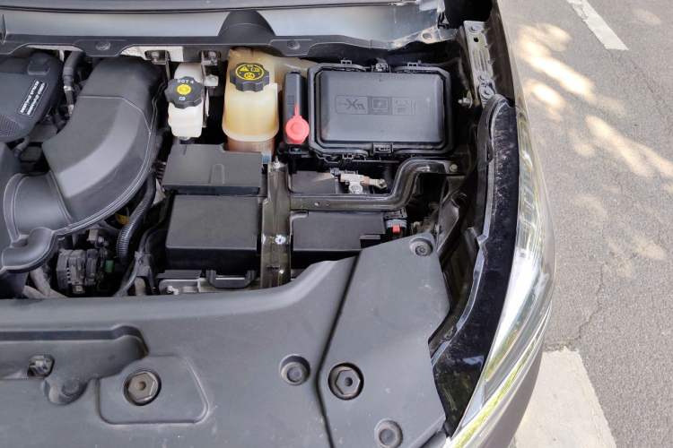Used Buick GL8 2021 Land Cruiser Executive Class 652T Luxury Model Engine Bay Left