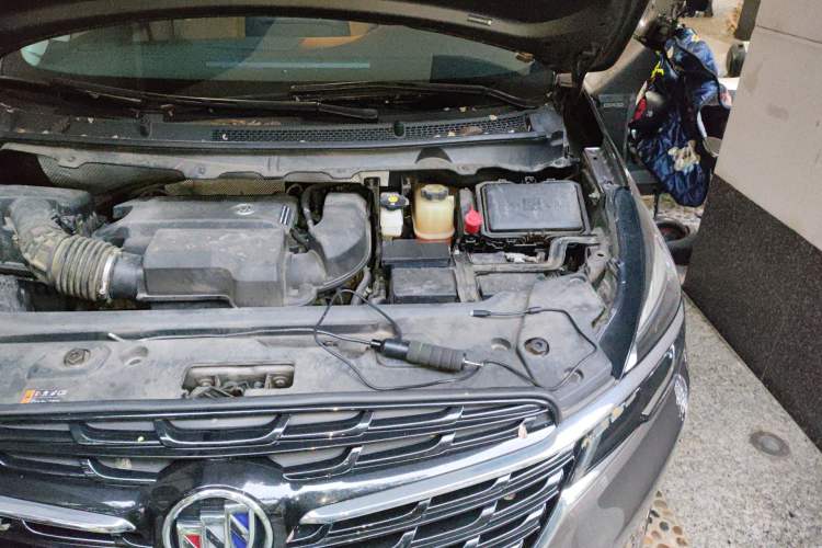 Used Buick GL8 2021 Land Cruiser Executive Class 652T Comfort Model Engine Bay Left