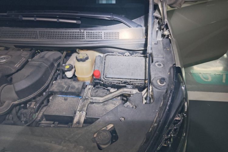 Used Buick GL8 2021 ES Landtrek 653T Smart Luxury Model Engine Bay Left