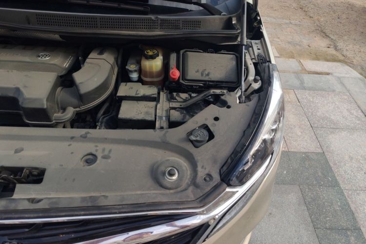 Used Buick GL8 2021 ES Land Cruiser 653T Luxury Edition Engine Bay Left