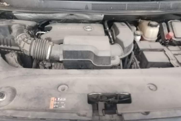 Used Buick GL8 2021 ES Landtrek 653T Luxury Model Engine Bay