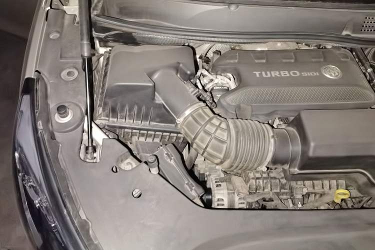 Used Buick GL8 2021 ES Land Cruiser 653T Luxury Edition Engine Bay Right