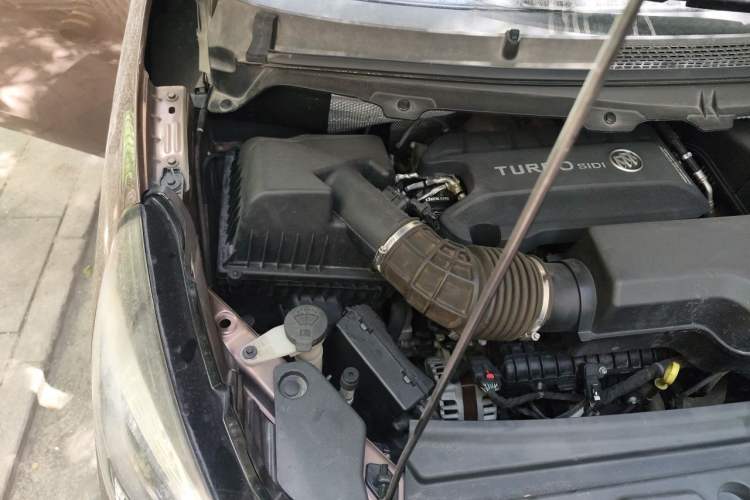 Used Buick GL8 2021 Land Cruiser Executive Class 652T Comfort Model Engine Bay Right
