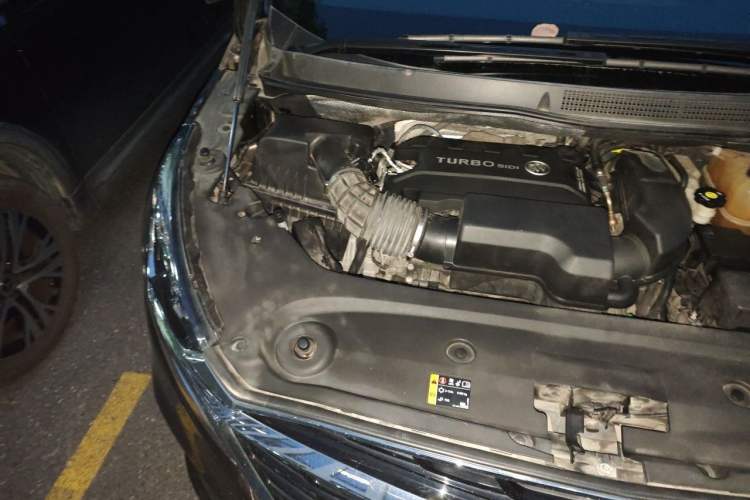 Used Buick GL8 2021 ES Land Cruiser 653T Smart Flagship Model Engine Bay Right