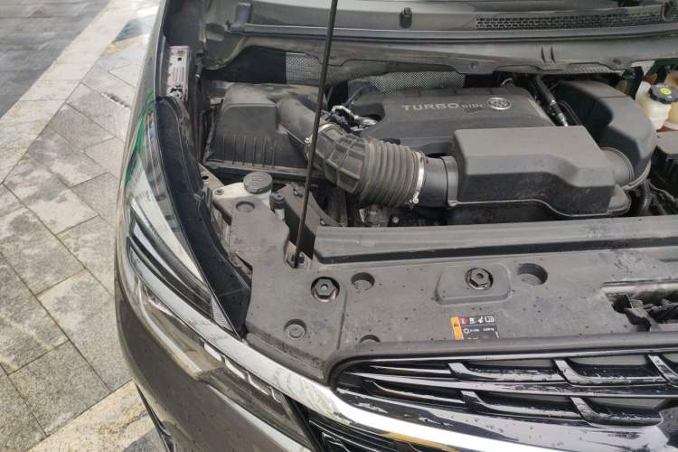 Used Buick GL8 2021 Land Cruiser Executive Class 652T Luxury Model Engine Bay Right