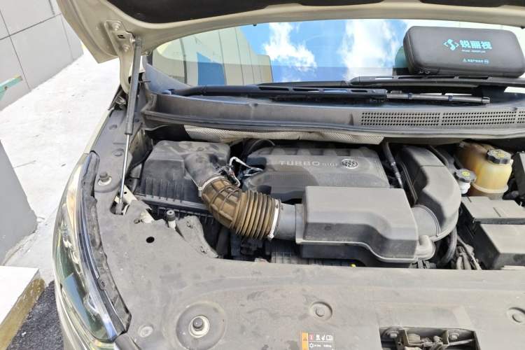 Used Buick GL8 2021 ES Land Cruiser 653T Luxury Edition Engine Bay Right