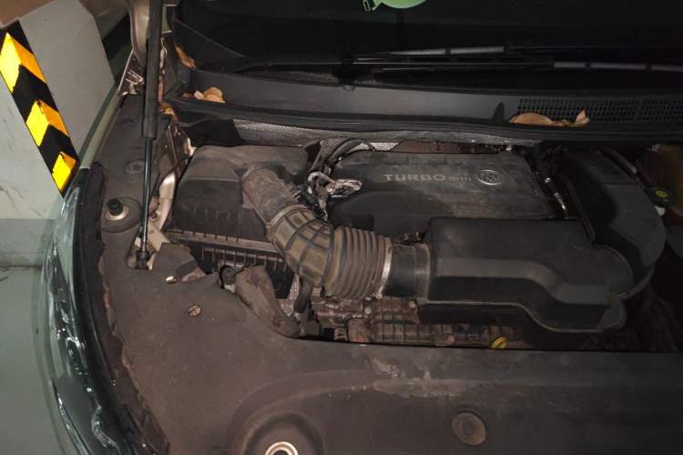 Used Buick GL8 2021 ES Land Cruiser 653T Luxury Edition Engine Bay Right
