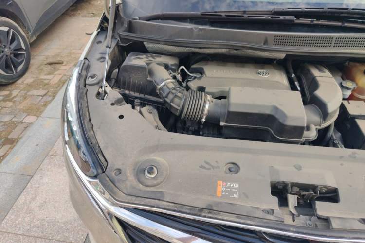 Used Buick GL8 2021 ES Land Cruiser 653T Luxury Edition Engine Bay Right