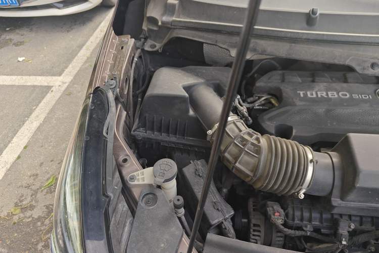 Used Buick GL8 2021 Land Cruiser Executive 652T Premium Model Engine Bay Right
