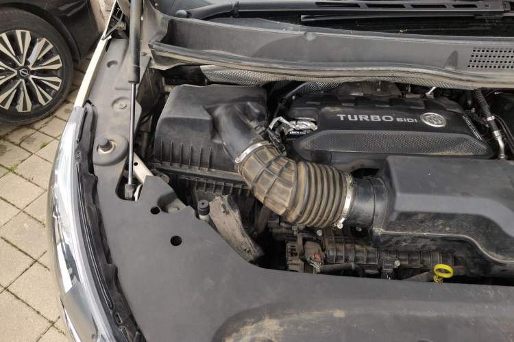 Used Buick GL8 2021 ES Land Cruiser 653T Flagship Model Engine Bay Right