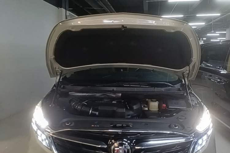 Used Buick GL8 2021 ES Land Cruiser 653T Luxury Edition Engine Bay
