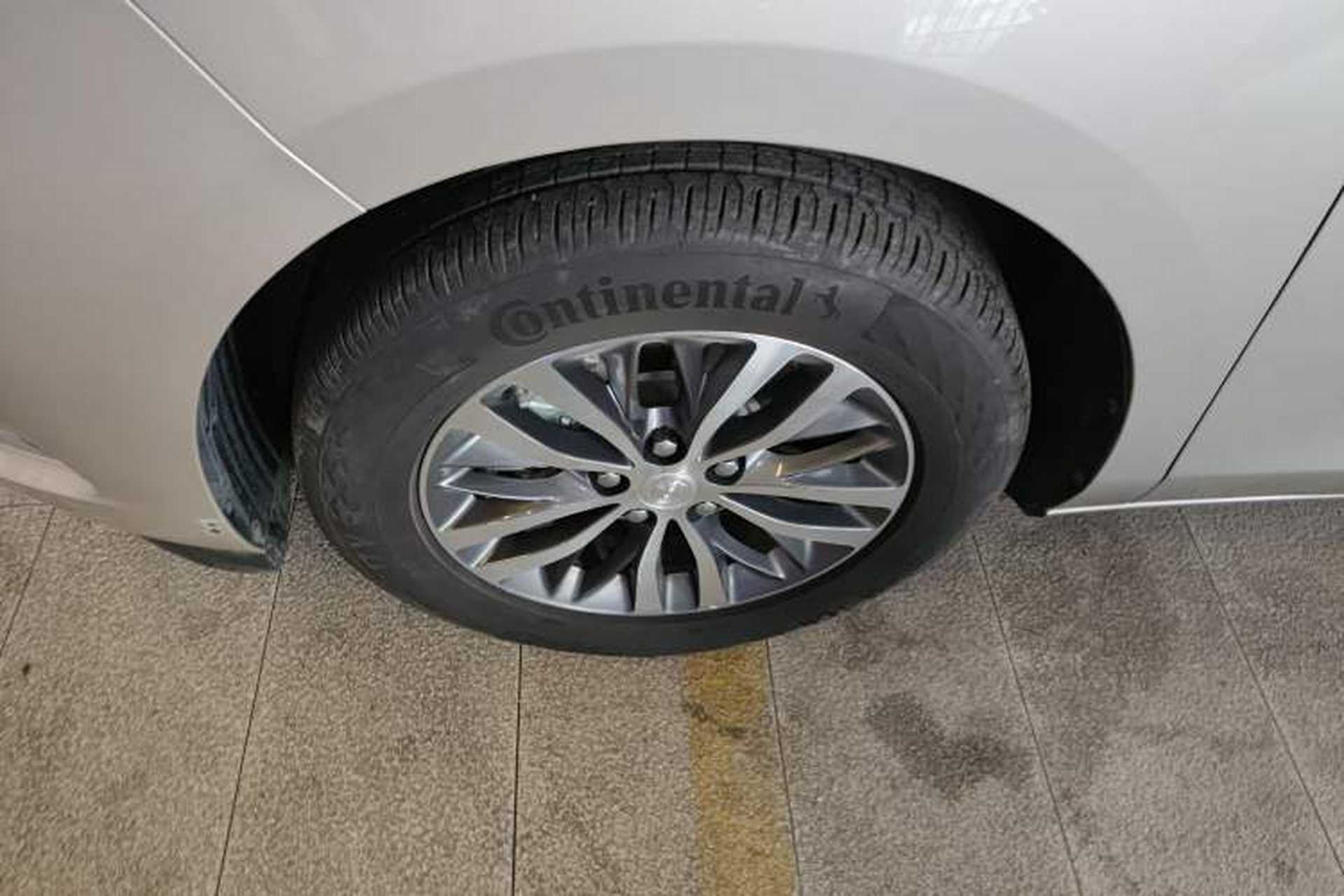 Used Buick GL8 2021 ES Landtrek 653T Comfort Edition Exterior 4