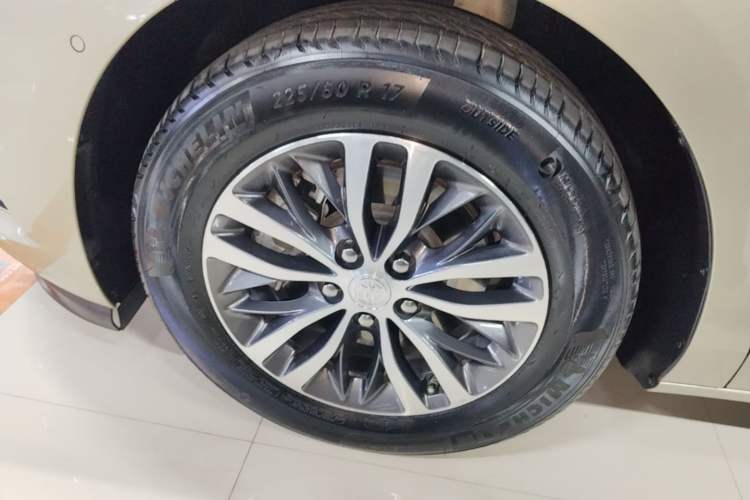 Used Buick GL8 2021 ES Land Cruiser 653T Luxury Edition Exterior 4