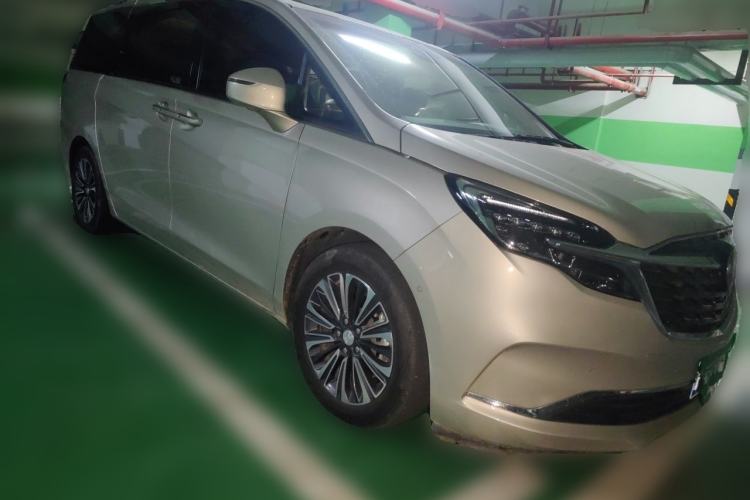Used Buick GL8 2021 ES Landtrek 653T Luxury Model Front Right 45 Deg