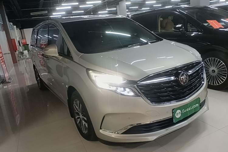 Used Buick GL8 2021 ES Land Cruiser 653T Luxury Edition Front Right 45 Deg