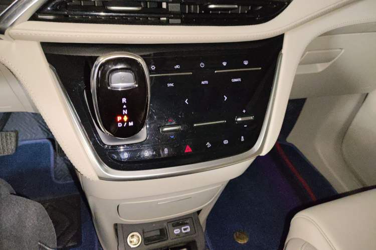 Used Buick GL8 2021 ES Landtrek 653T Comfort Edition Gear Lever