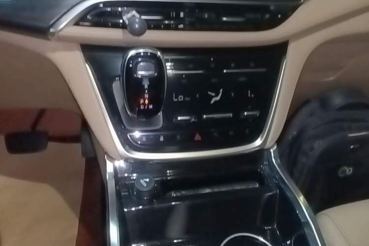 Used Buick GL8 2021 ES Land Cruiser 653T Luxury Edition Gear Lever