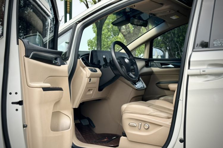 Used Buick GL8 2021 ES Landtrek 653T Luxury Model Interior 1
