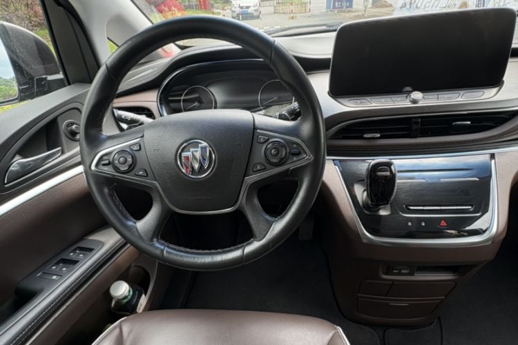 Used Buick GL8 2021 Land Cruiser Executive Class 652T Luxury Model Interior 2