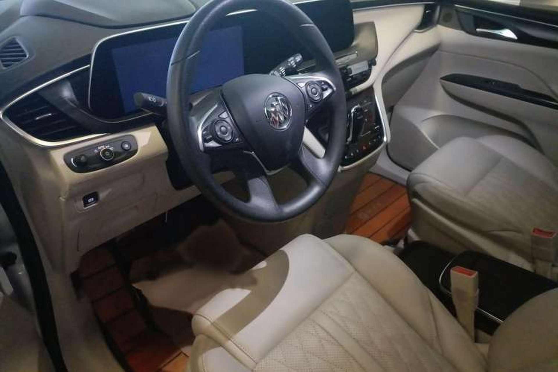 Used Buick GL8 2021 ES Landtrek 653T Comfort Edition Interior 2