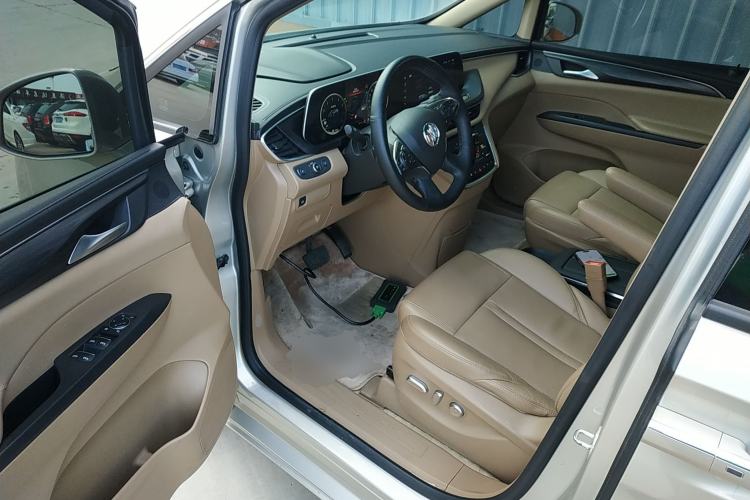 Used Buick GL8 2021 ES Landtrek 653T Luxury Model Interior 3