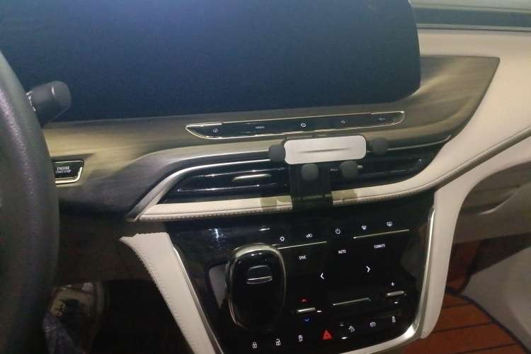 Used Buick GL8 2021 ES Landtrek 653T Comfort Edition Interior 3