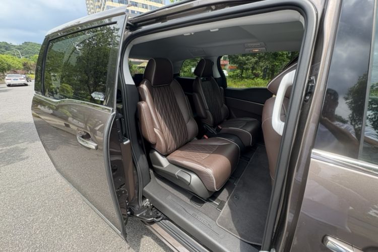 Used Buick GL8 2021 Land Cruiser Executive Class 652T Luxury Model Interior 4
