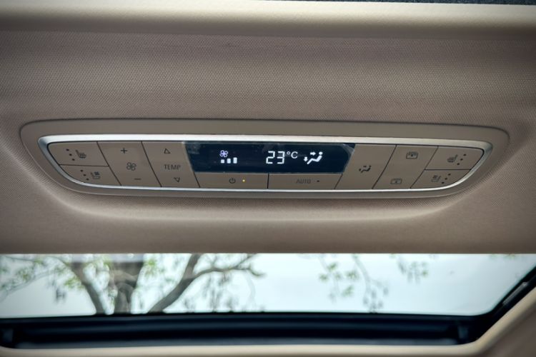 Used Buick GL8 2021 ES Landtrek 653T Luxury Model Interior 4