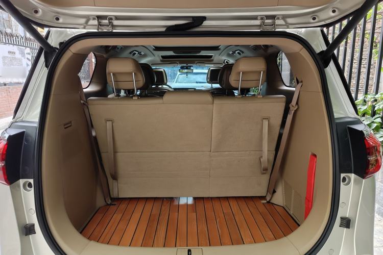 Used Buick GL8 2021 ES Land Cruiser 653T Flagship Model Interior 8