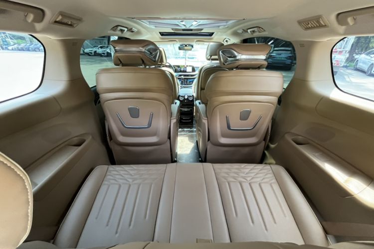 Used Buick GL8 2021 ES Land Cruiser 653T Luxury Edition Interior 8